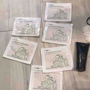 It works global body wraps and defining gel